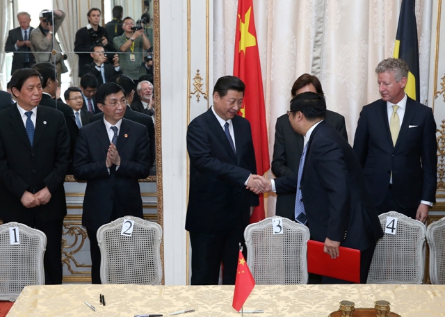 Chairman Li Yong visits Europe along with General Secretary of the Communist Party of China  and State President Xi Jinping, and makes a contract with the witness of the State President.